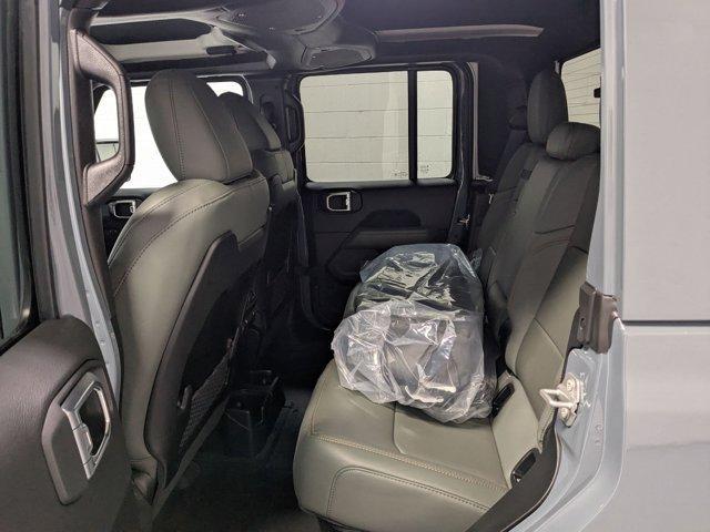 new 2025 Jeep Gladiator car, priced at $55,806