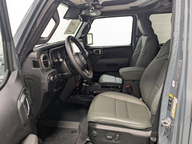 new 2025 Jeep Gladiator car, priced at $55,806