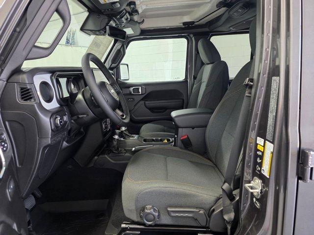 new 2025 Jeep Gladiator car, priced at $48,645