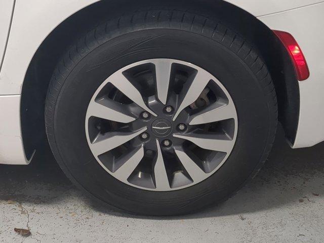 used 2021 Chrysler Pacifica car, priced at $15,574