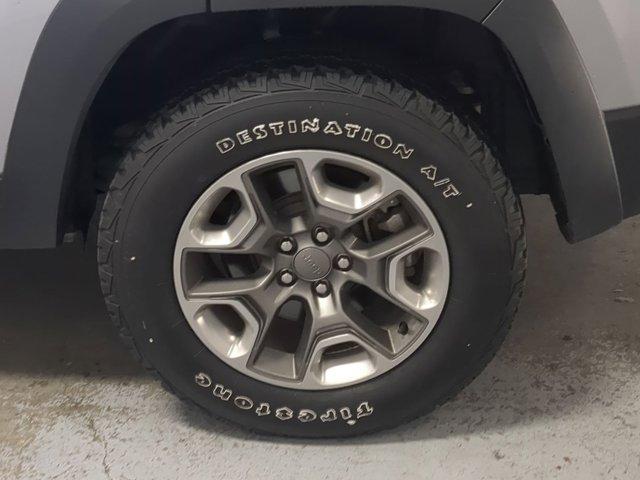 used 2019 Jeep Cherokee car, priced at $17,574