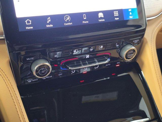 new 2025 Jeep Grand Cherokee car, priced at $62,196