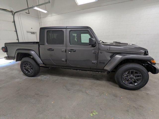 new 2025 Jeep Gladiator car, priced at $49,040