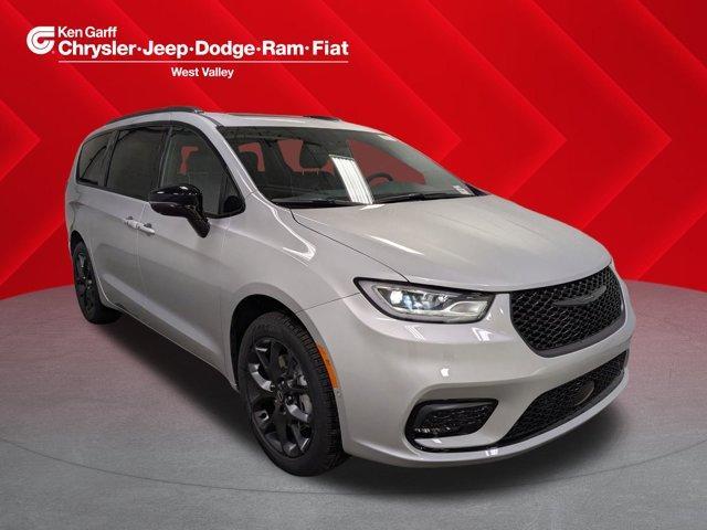 new 2026 Chrysler Pacifica car, priced at $54,830