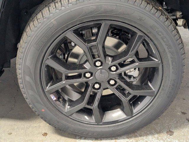 new 2025 Jeep Grand Cherokee car, priced at $49,873