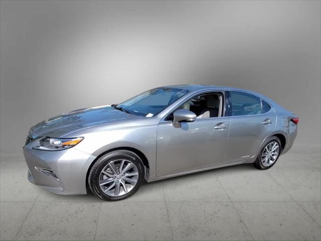 used 2017 Lexus ES 300h car, priced at $17,798