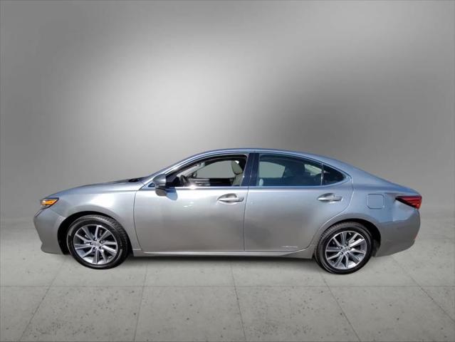 used 2017 Lexus ES 300h car, priced at $17,798