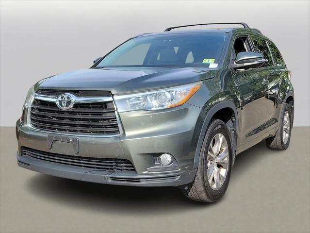 used 2015 Toyota Highlander car, priced at $19,116