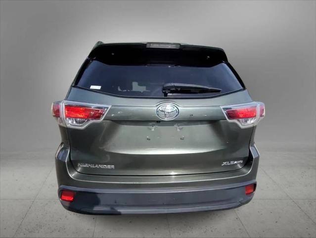 used 2015 Toyota Highlander car, priced at $19,116