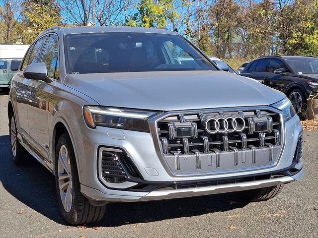 new 2025 Audi Q7 car, priced at $68,665