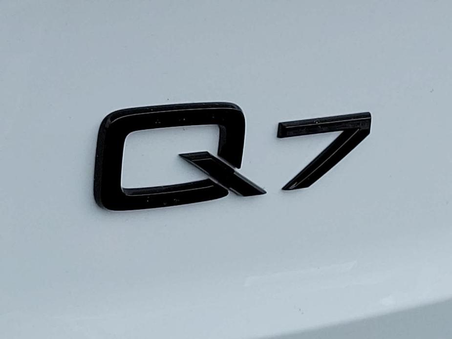 new 2024 Audi Q7 car, priced at $76,890