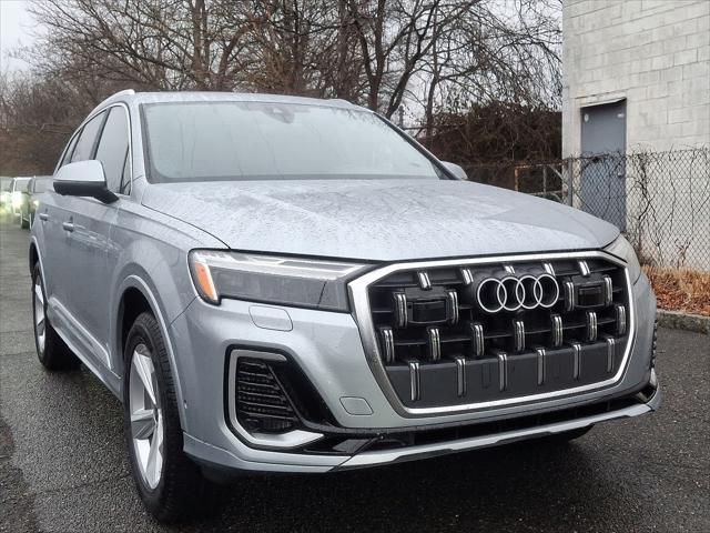 new 2025 Audi Q7 car, priced at $65,270