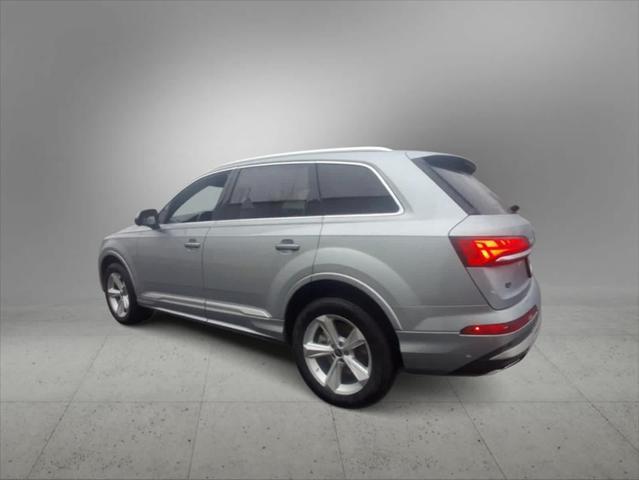 new 2025 Audi Q7 car, priced at $65,270