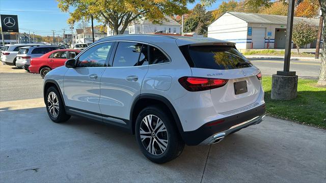 new 2025 Mercedes-Benz GLA 250 car, priced at $47,295