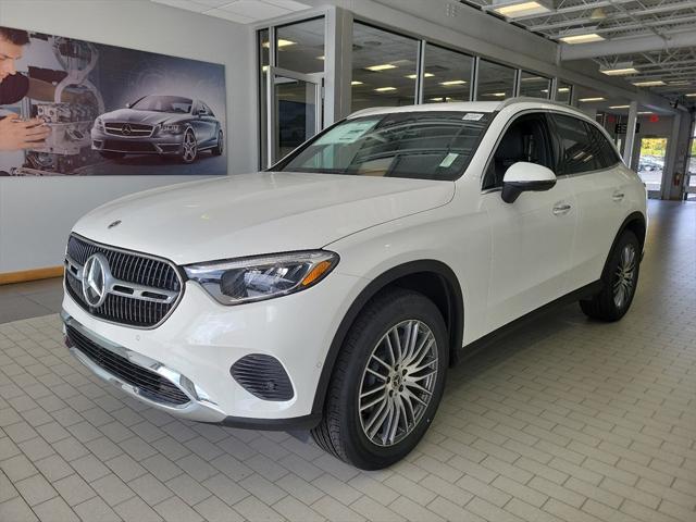 new 2024 Mercedes-Benz GLC 300 car