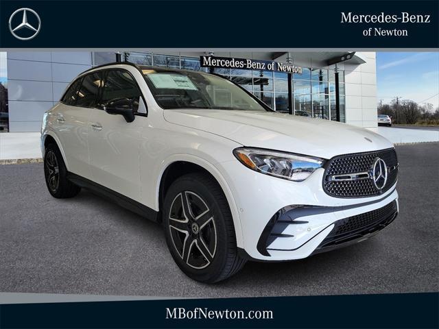 new 2024 Mercedes-Benz GLC 300 car, priced at $61,605