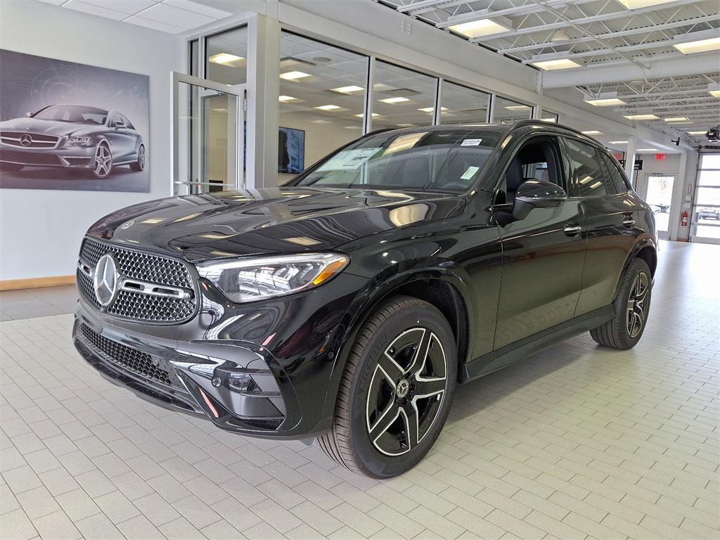 new 2025 Mercedes-Benz GLC 300 car, priced at $62,820