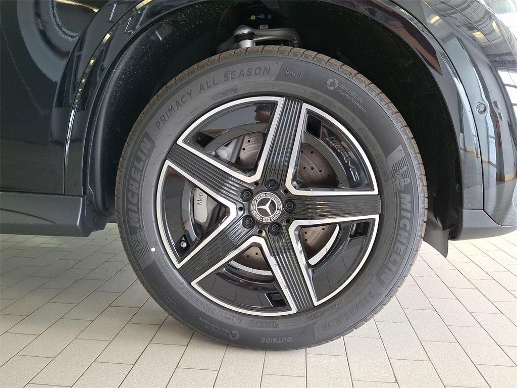 new 2025 Mercedes-Benz GLC 300 car, priced at $62,820