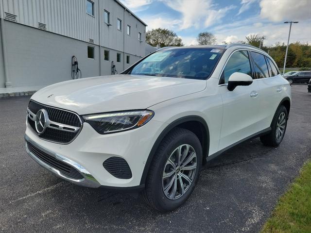 new 2025 Mercedes-Benz GLC 300 car, priced at $59,335