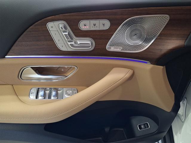 new 2025 Mercedes-Benz GLS 450 car, priced at $100,250