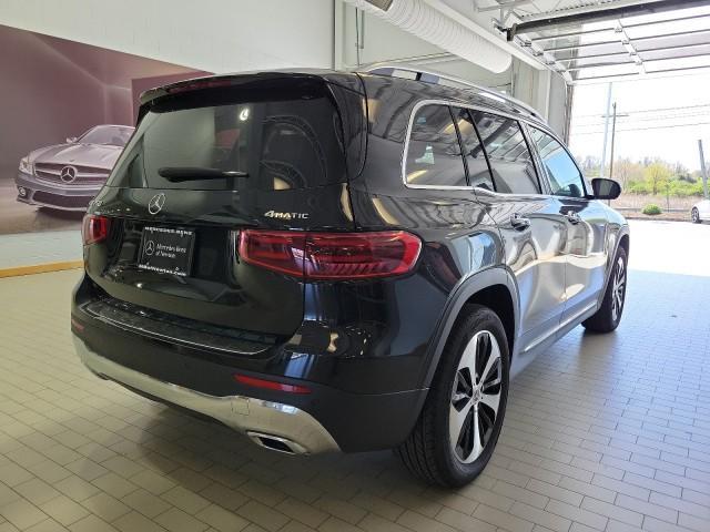 new 2024 Mercedes-Benz GLB 250 car, priced at $54,175