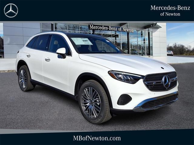 new 2025 Mercedes-Benz GLC 300 car, priced at $58,095