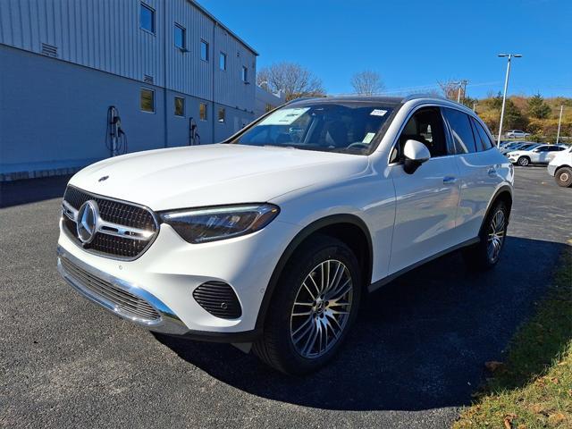 new 2025 Mercedes-Benz GLC 300 car, priced at $58,095