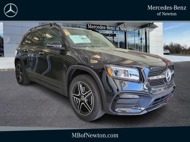 new 2024 Mercedes-Benz GLB 250 car, priced at $55,825