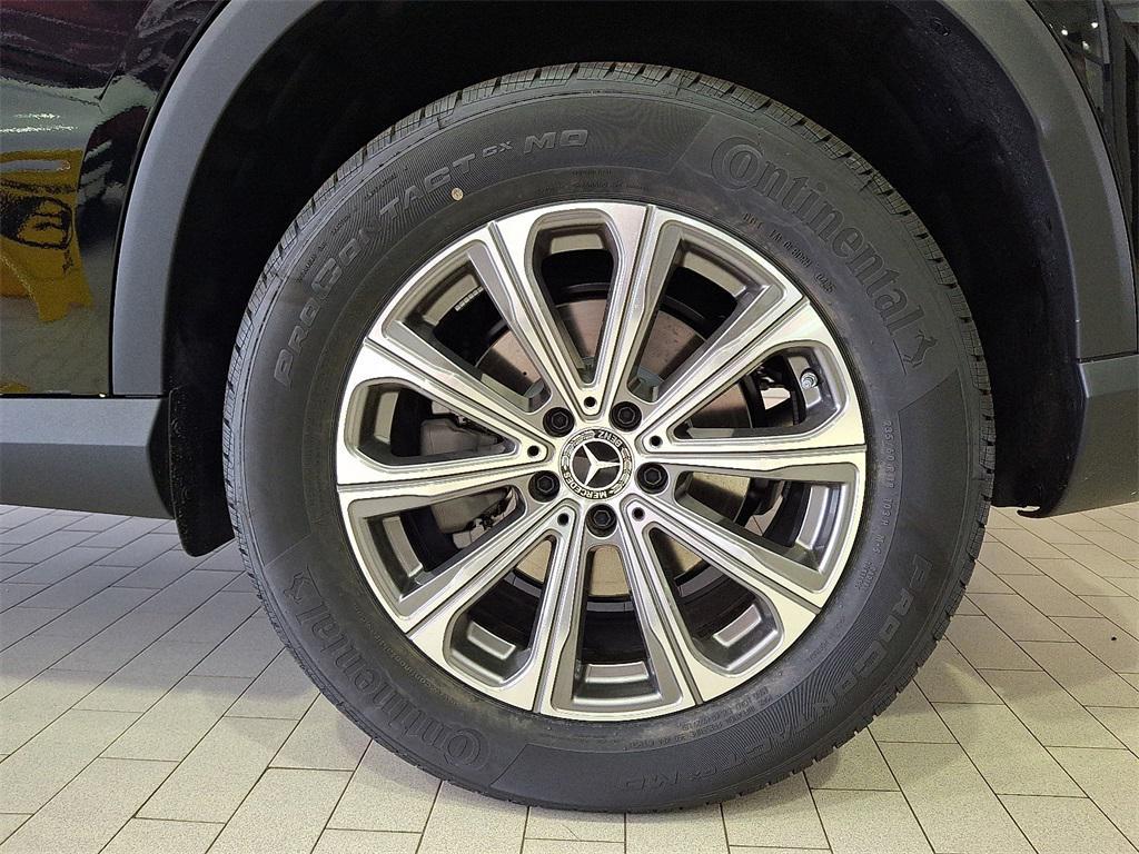 new 2025 Mercedes-Benz GLC 300 car, priced at $54,185