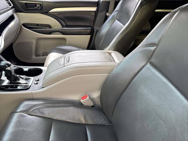 used 2015 Toyota Highlander car, priced at $17,995