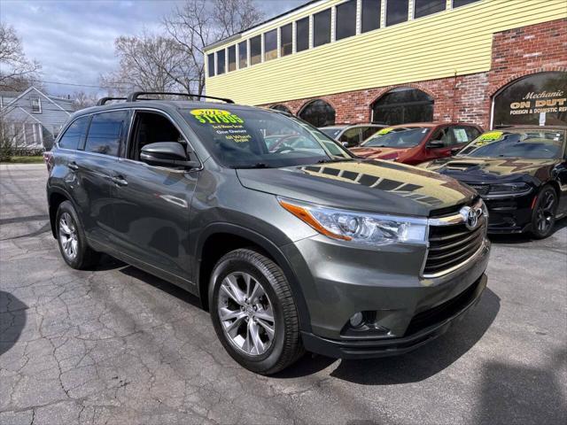 used 2015 Toyota Highlander car, priced at $17,995
