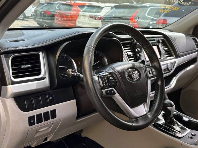 used 2015 Toyota Highlander car, priced at $17,995