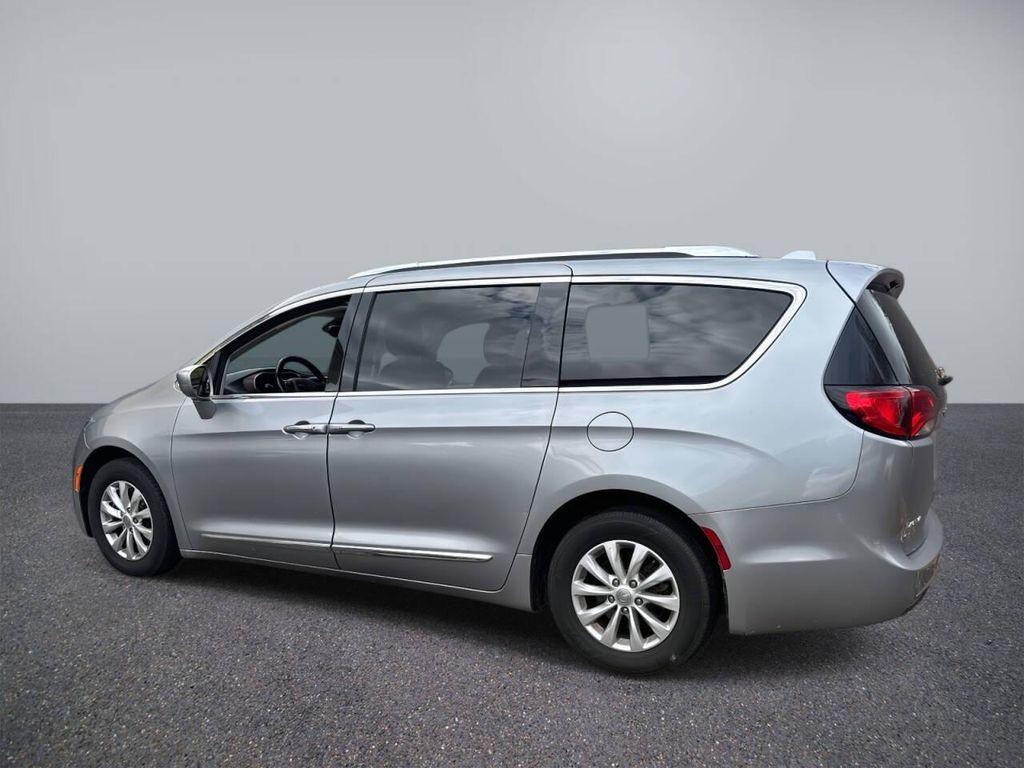 used 2018 Chrysler Pacifica car, priced at $13,495