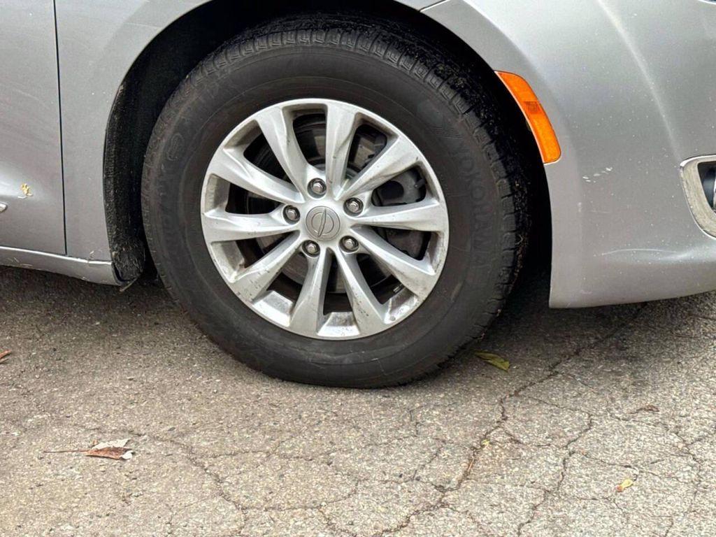 used 2018 Chrysler Pacifica car, priced at $13,495