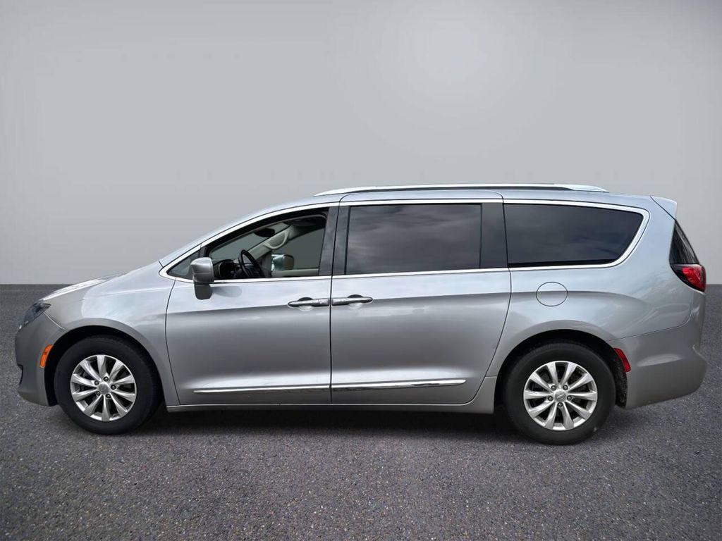 used 2018 Chrysler Pacifica car, priced at $13,495