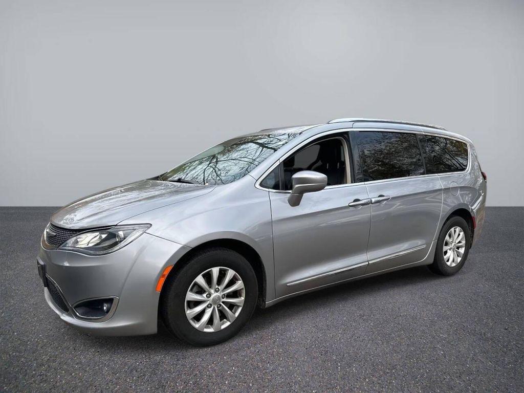 used 2018 Chrysler Pacifica car, priced at $13,495