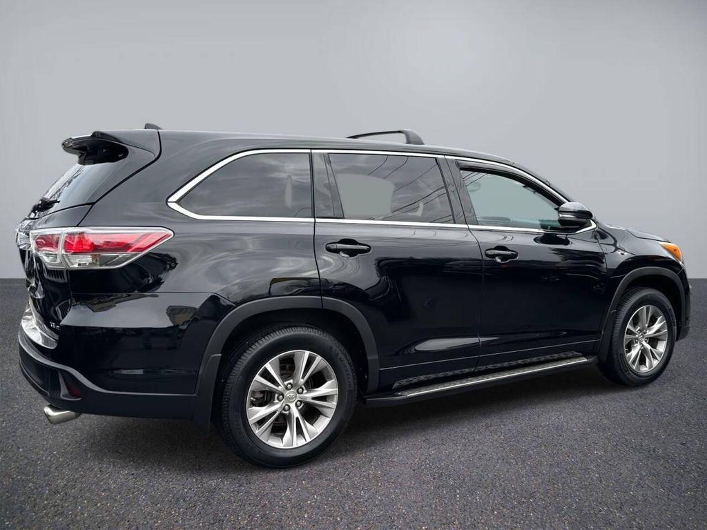 used 2015 Toyota Highlander car, priced at $15,995