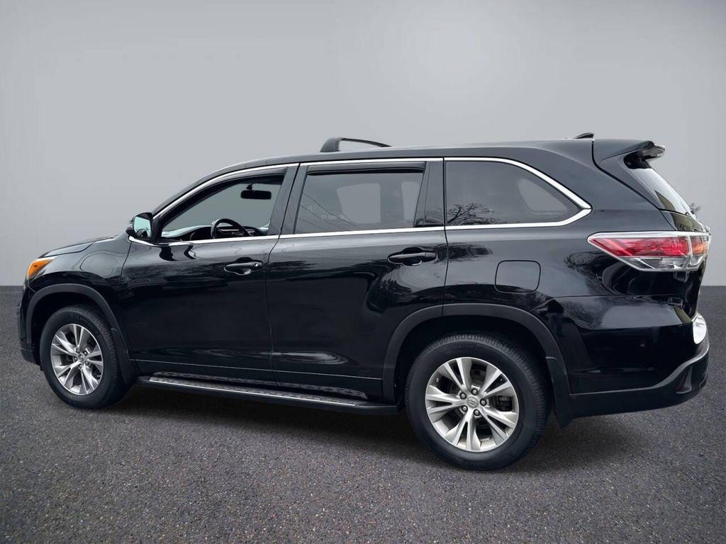 used 2015 Toyota Highlander car, priced at $15,995