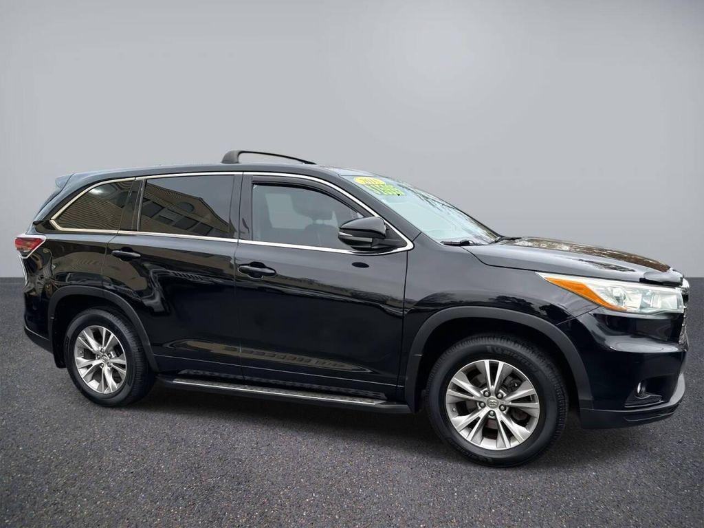 used 2015 Toyota Highlander car, priced at $15,995