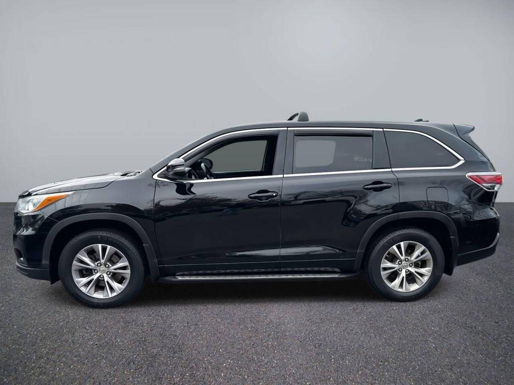 used 2015 Toyota Highlander car, priced at $15,995