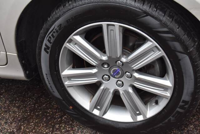 used 2017 Volvo XC60 car, priced at $13,995