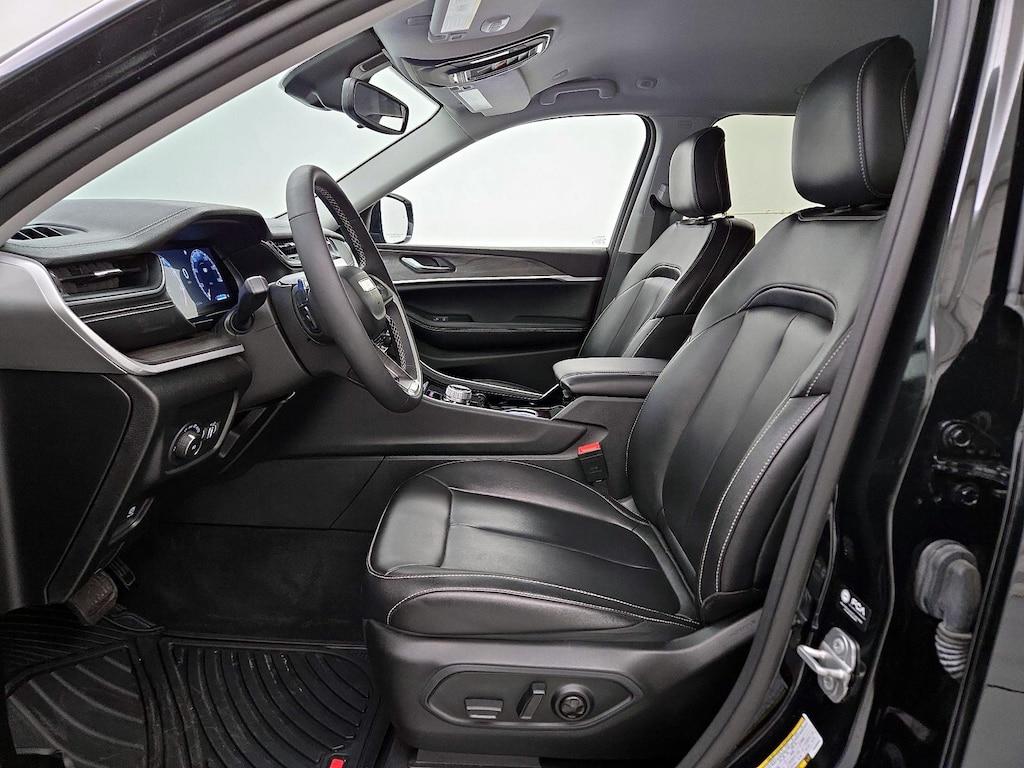 used 2023 Jeep Grand Cherokee car, priced at $32,998