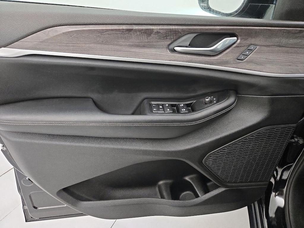 used 2023 Jeep Grand Cherokee car, priced at $32,998