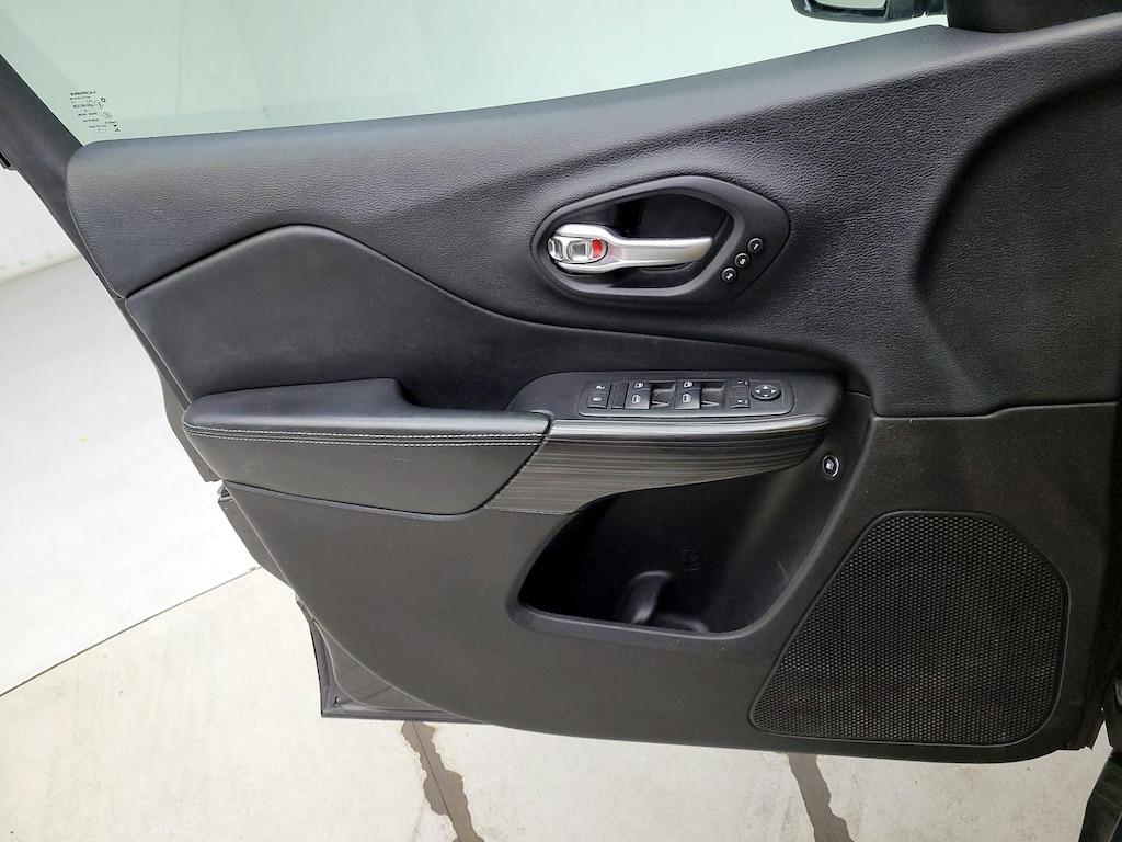 used 2015 Jeep Cherokee car, priced at $15,998