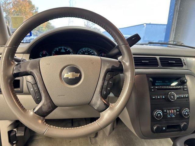 used 2009 Chevrolet Avalanche car, priced at $13,456