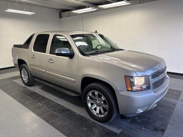 used 2009 Chevrolet Avalanche car, priced at $13,456