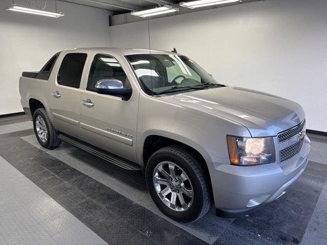 used 2009 Chevrolet Avalanche car, priced at $13,456