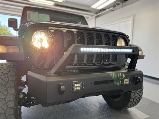 used 2022 Jeep Gladiator car, priced at $34,118