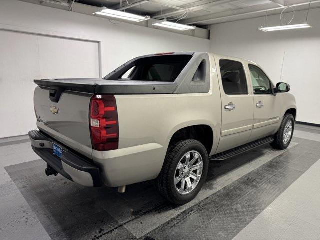 used 2009 Chevrolet Avalanche car, priced at $12,795