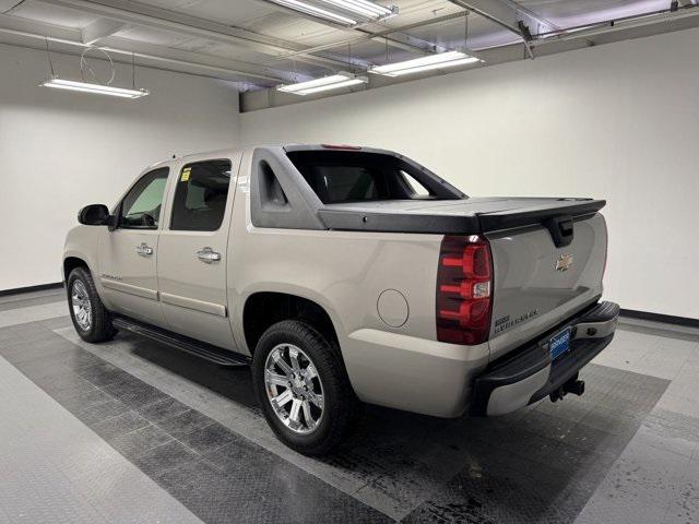 used 2009 Chevrolet Avalanche car, priced at $12,795